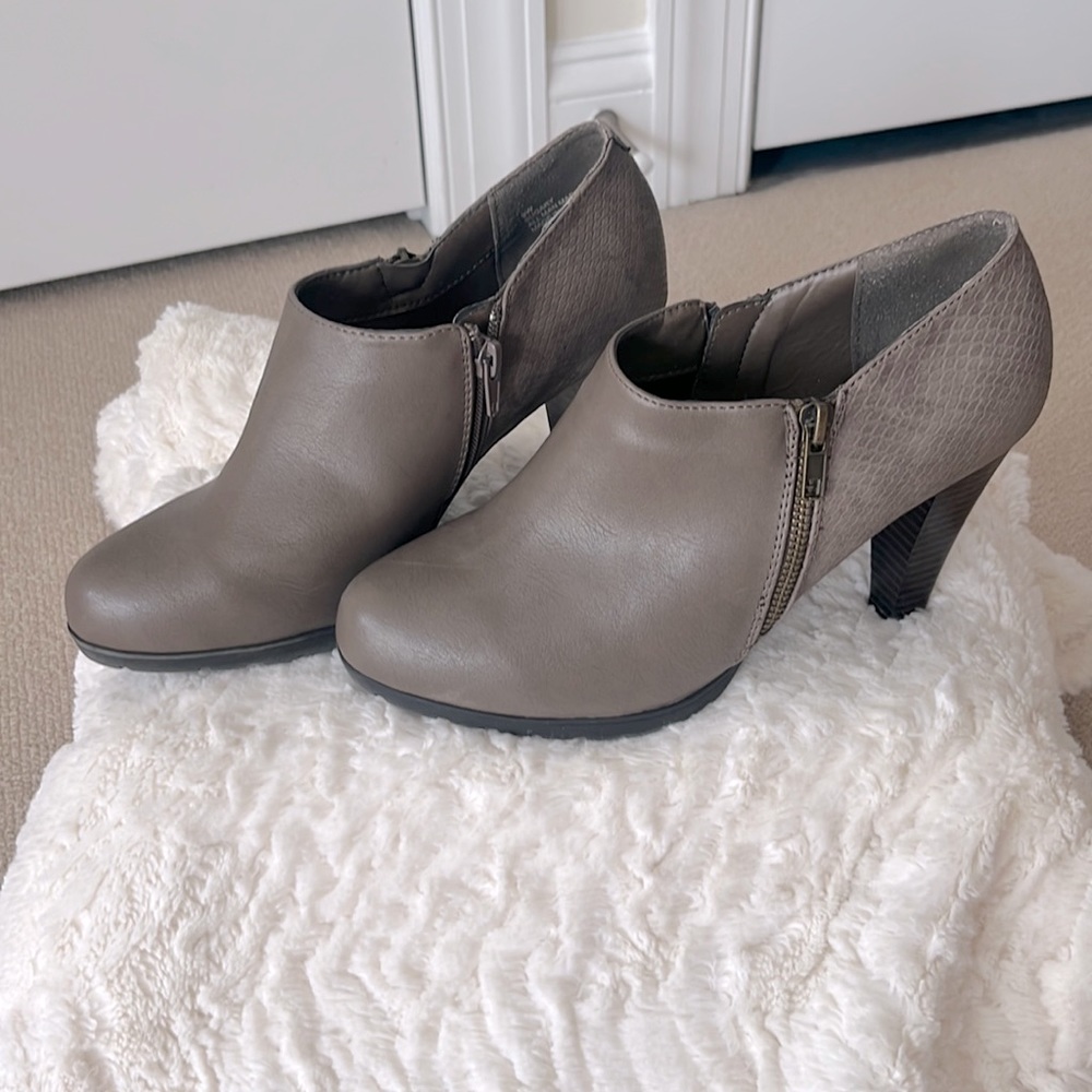 Whitemt. Grey booties